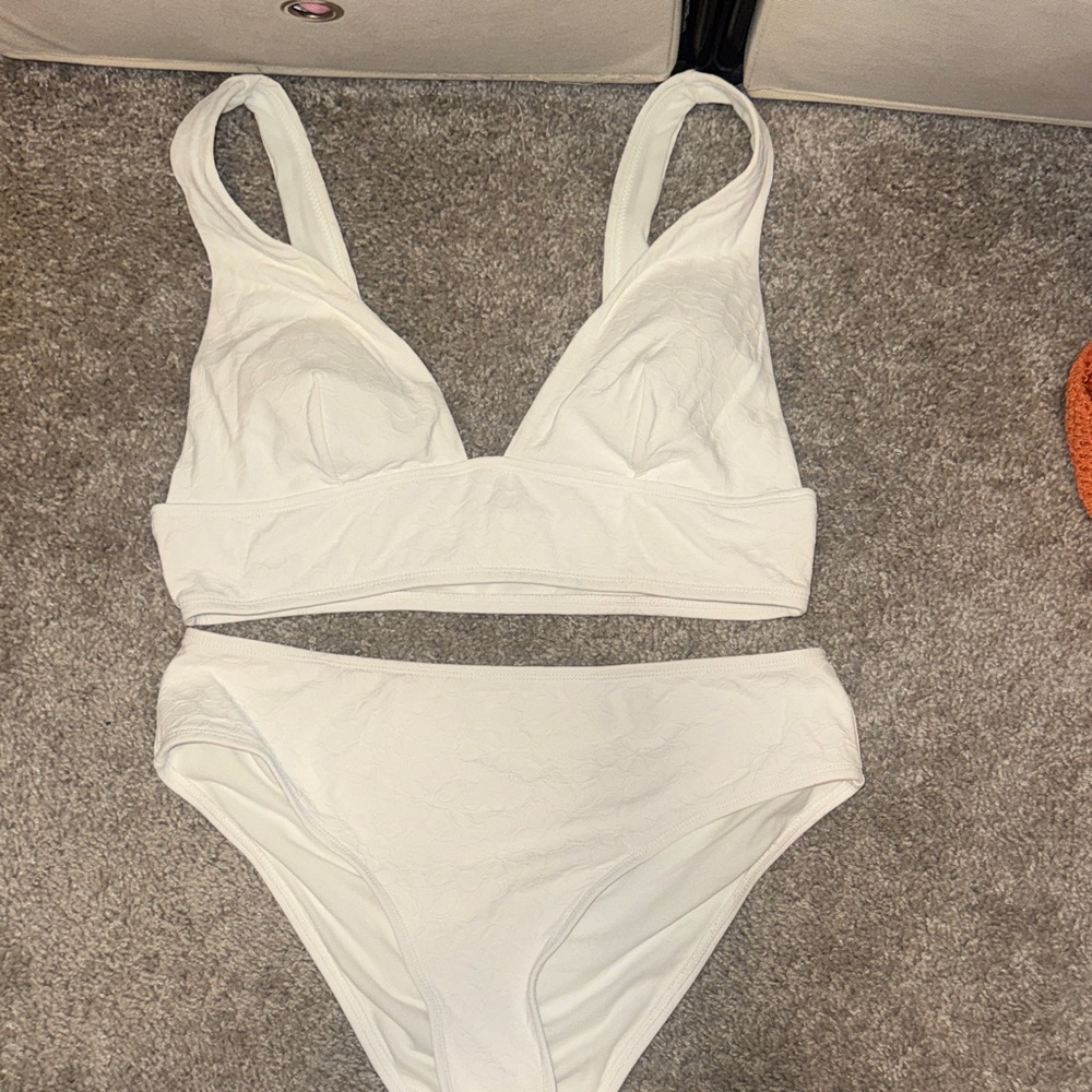 Cupshe Floral Textured White Bikini Set